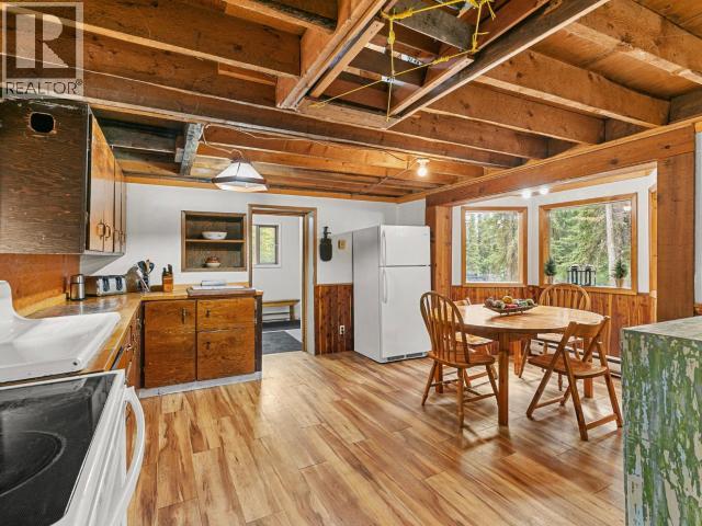 8 BLUEBIRD HILL - 10