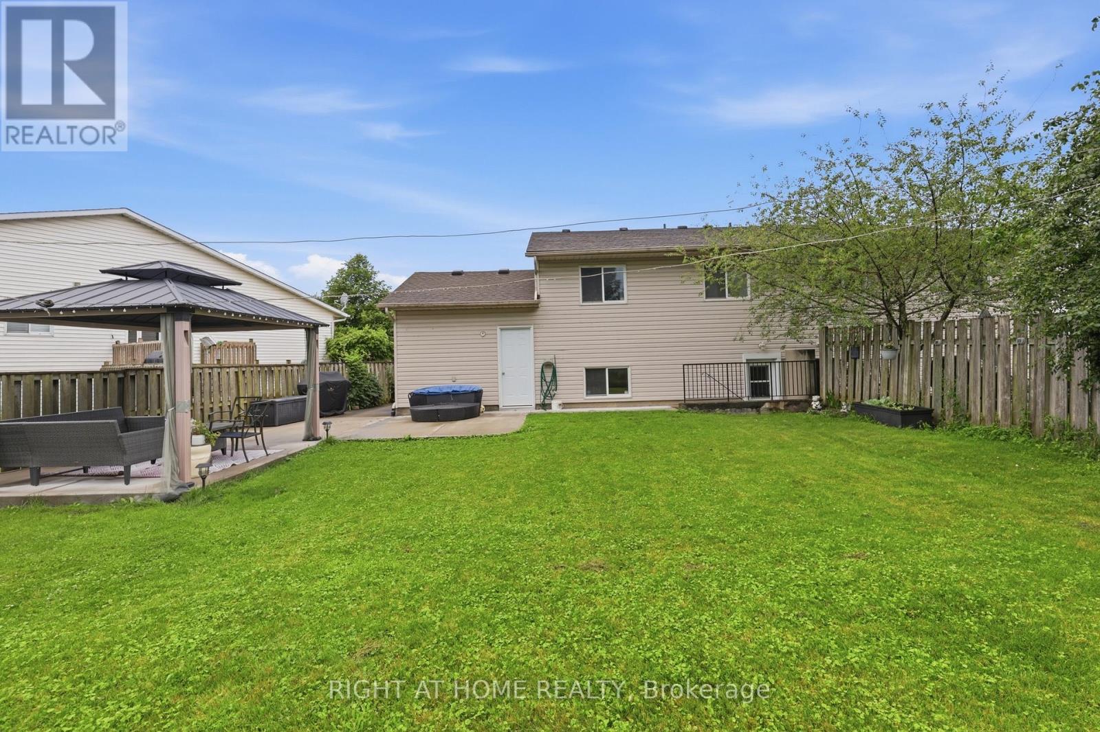 5709 DEERBROOK STREET - Image 32