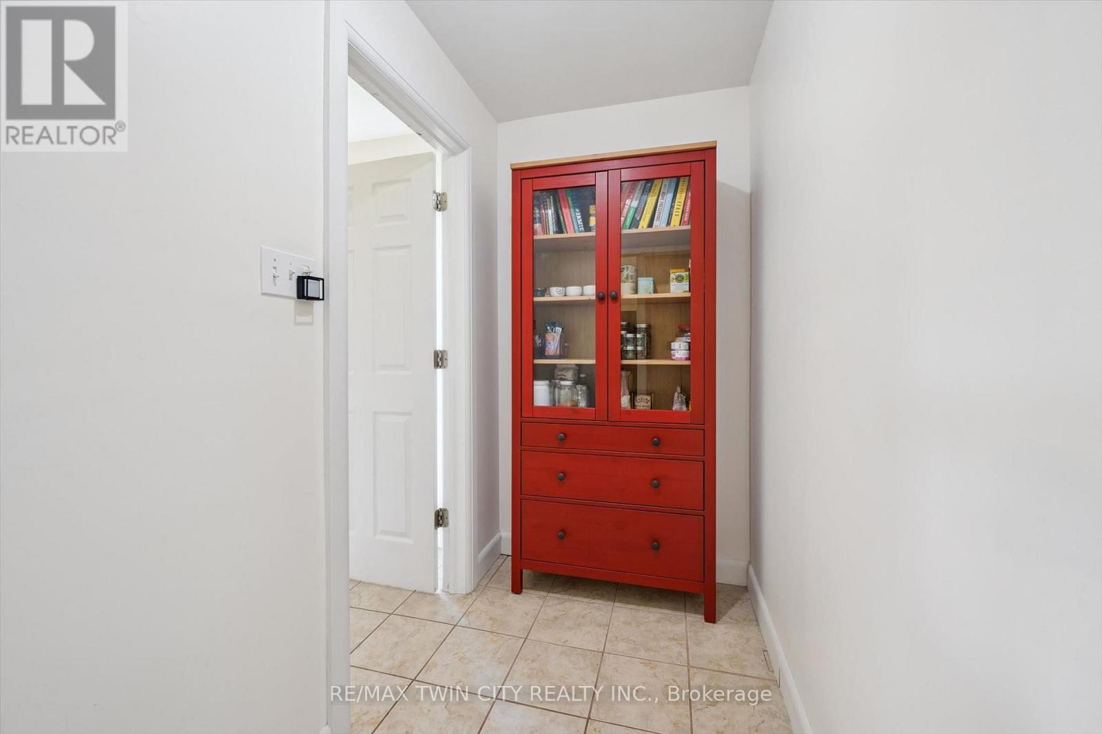 129 FLORENCE AVENUE - 19