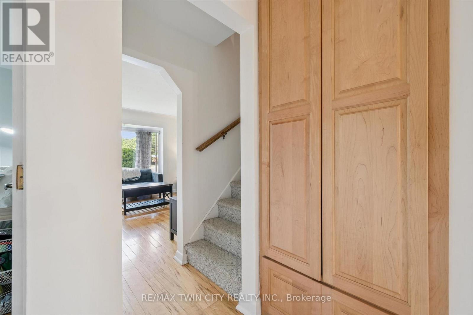 129 FLORENCE AVENUE - 25
