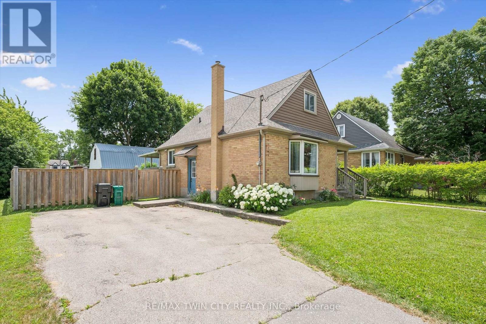 129 FLORENCE AVENUE - 6