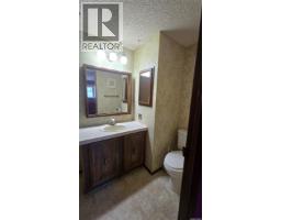 720 Beharrel Street, Oxbow, SK S0C2B0 Photo 9