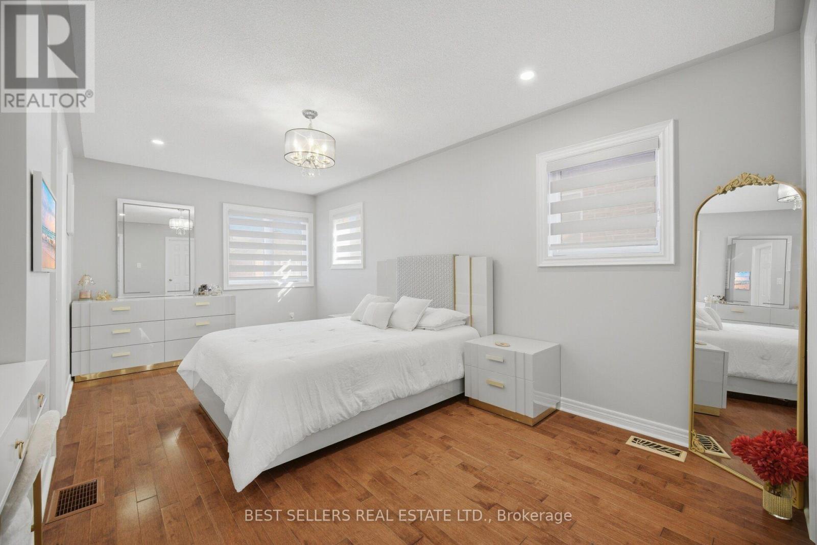 3252 SUNLIGHT STREET - 22