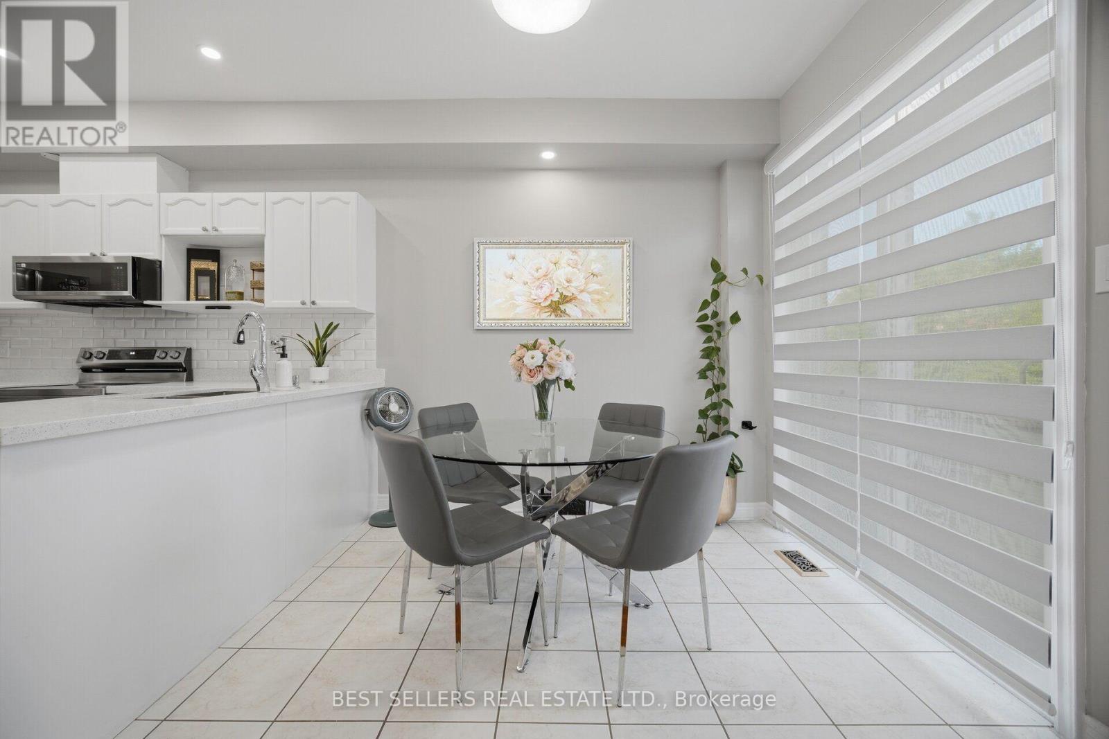 3252 SUNLIGHT STREET - 18