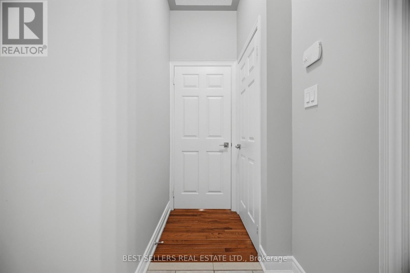 3252 SUNLIGHT STREET - 33