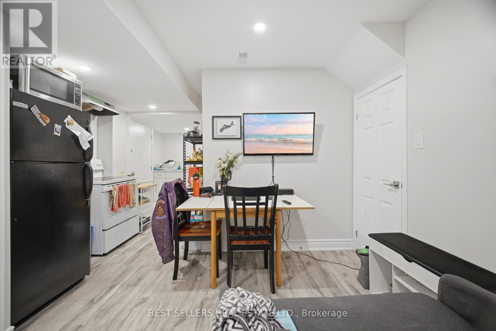 3252 SUNLIGHT STREET - 37