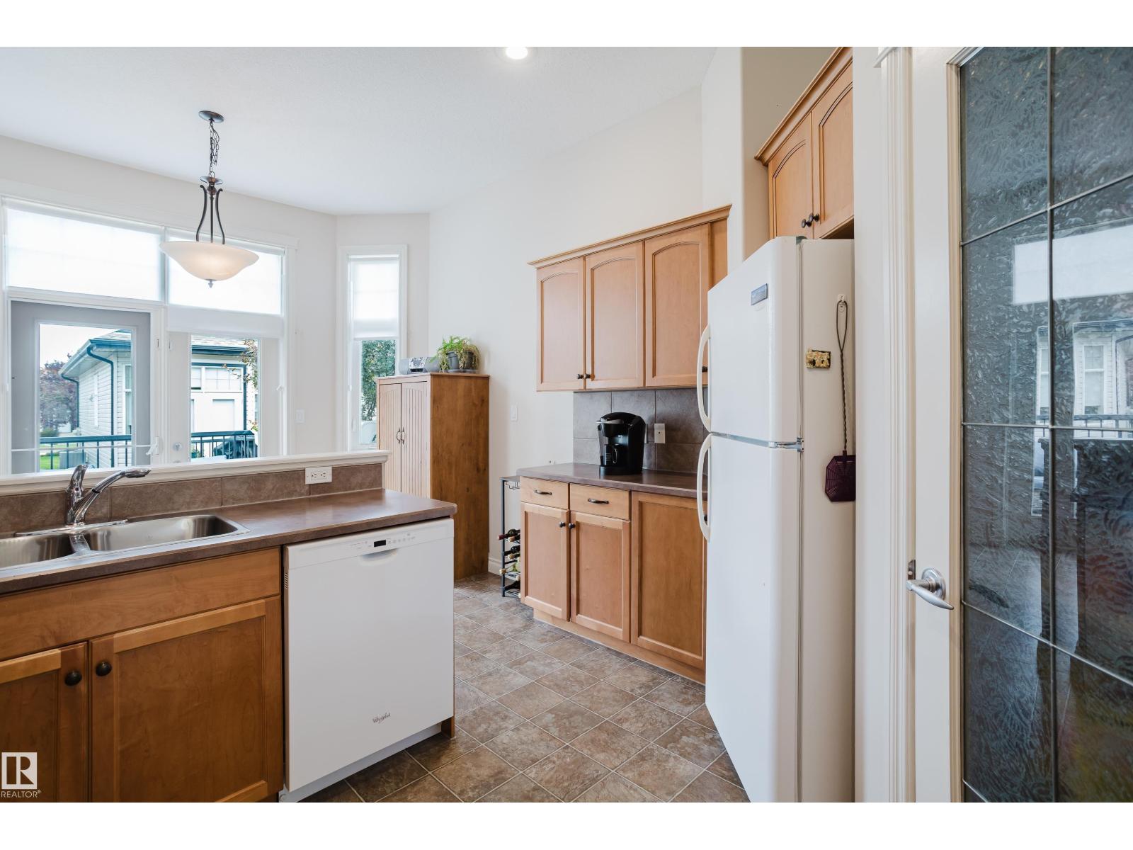 #6 12504 15 AV SW — photo 13
