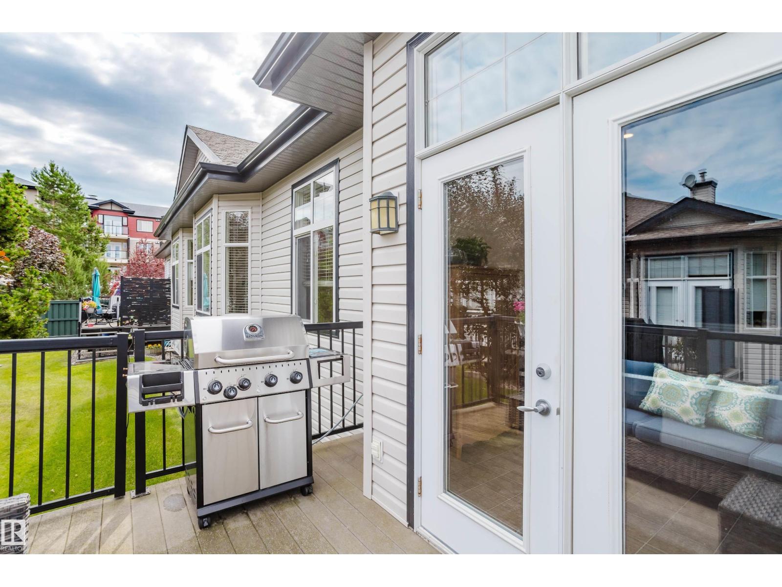 #6 12504 15 AV SW — photo 17