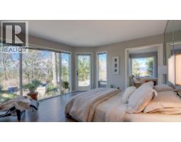 5775 Deadpine Drive, Kelowna, BC V1P1A3 Photo 27