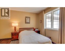 5775 Deadpine Drive, Kelowna, BC V1P1A3 Photo 45