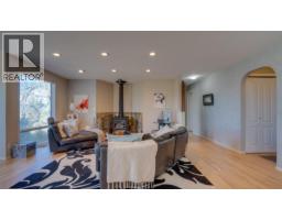 5775 Deadpine Drive, Kelowna, BC V1P1A3 Photo 42