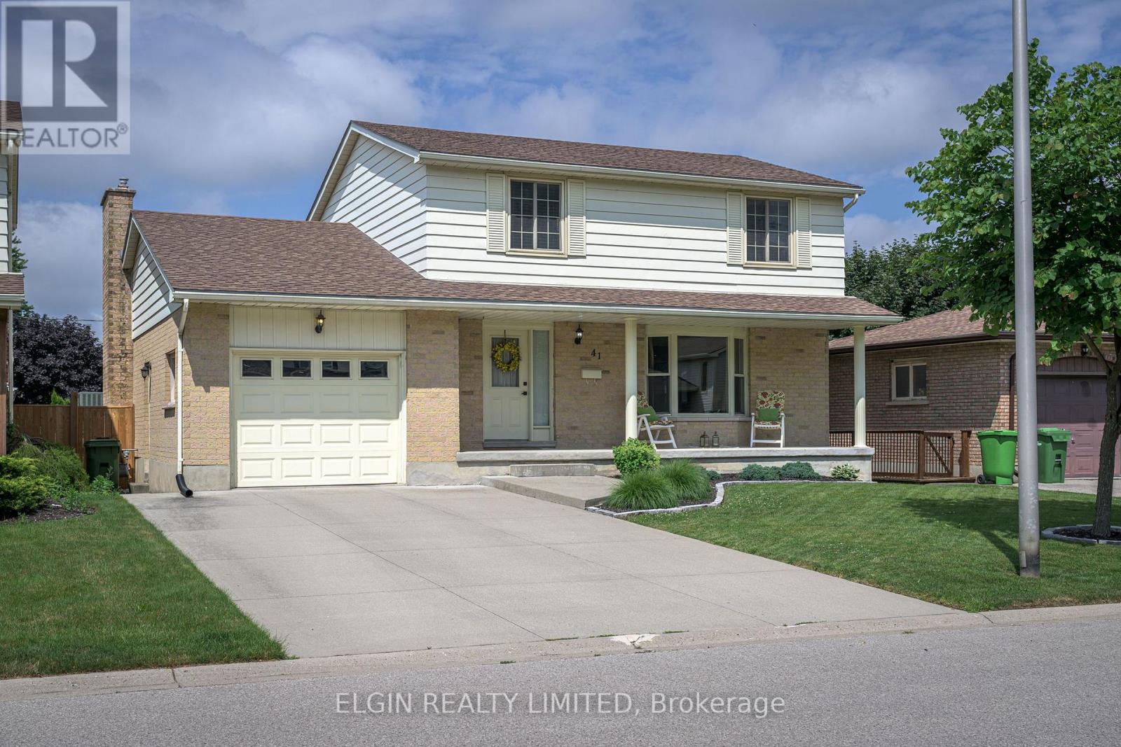 41 LUTON CRESCENT - 1