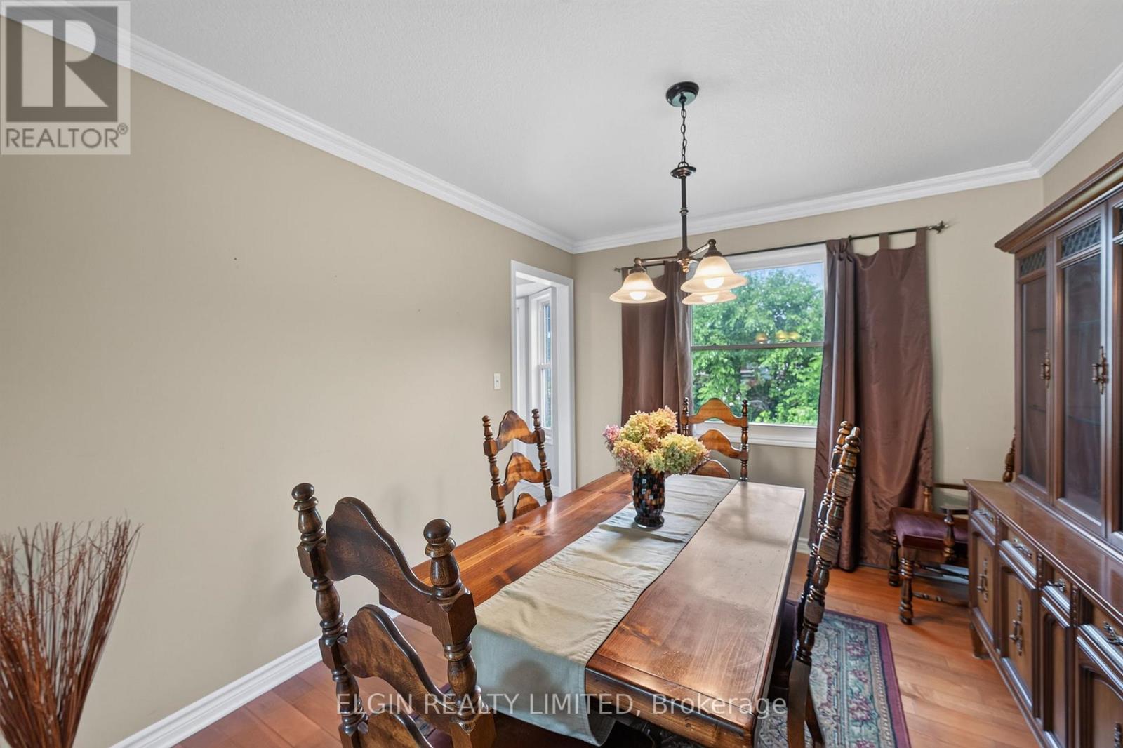 41 LUTON CRESCENT - 18