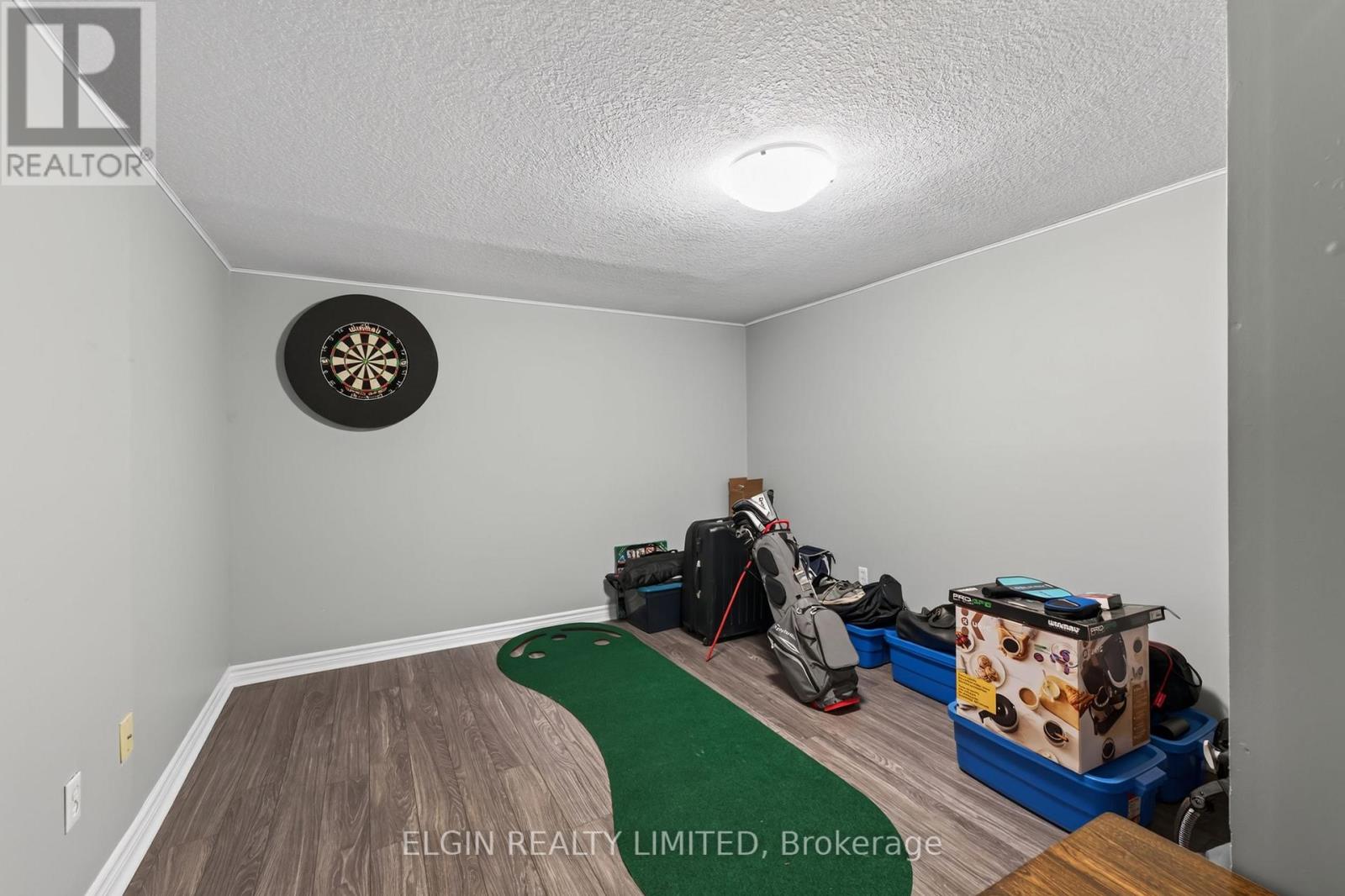 41 LUTON CRESCENT - 39