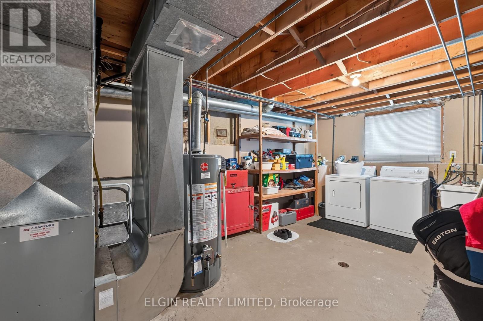 41 LUTON CRESCENT - 42