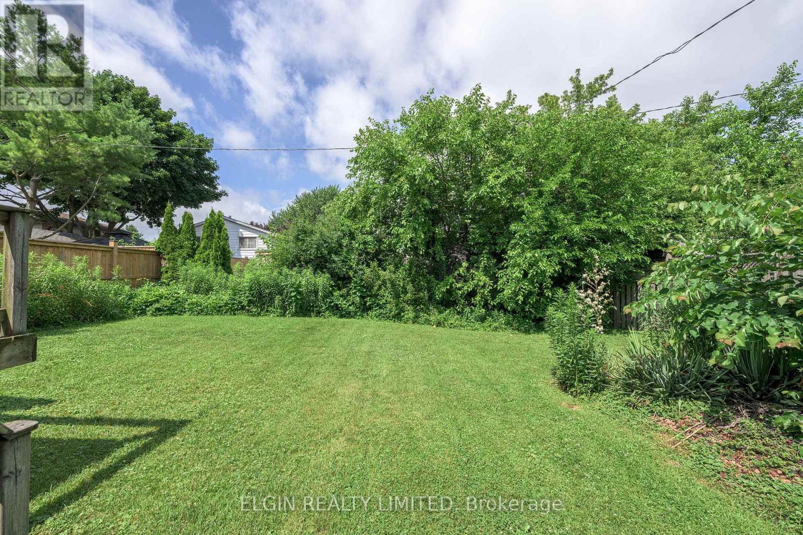 41 LUTON CRESCENT - 5