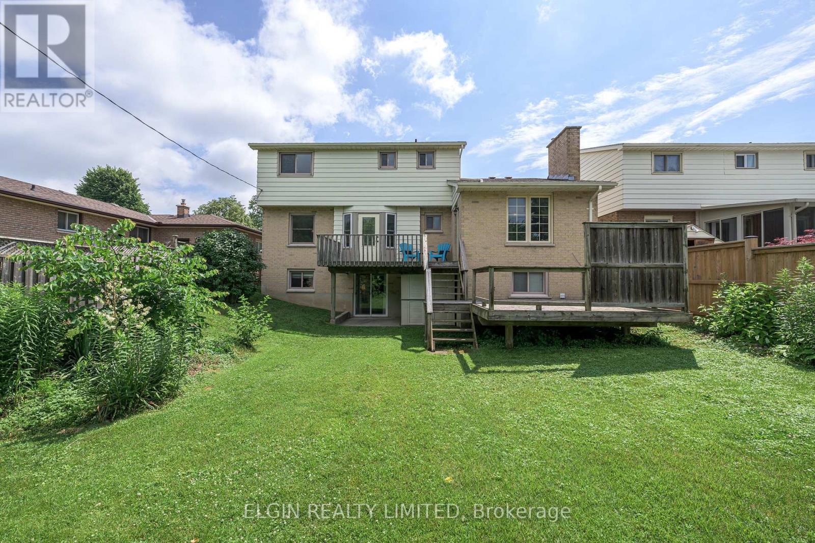 41 LUTON CRESCENT - 6