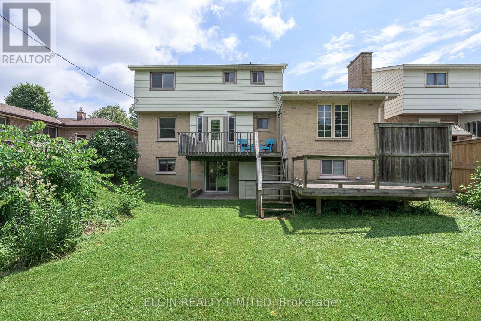 41 LUTON CRESCENT - 7