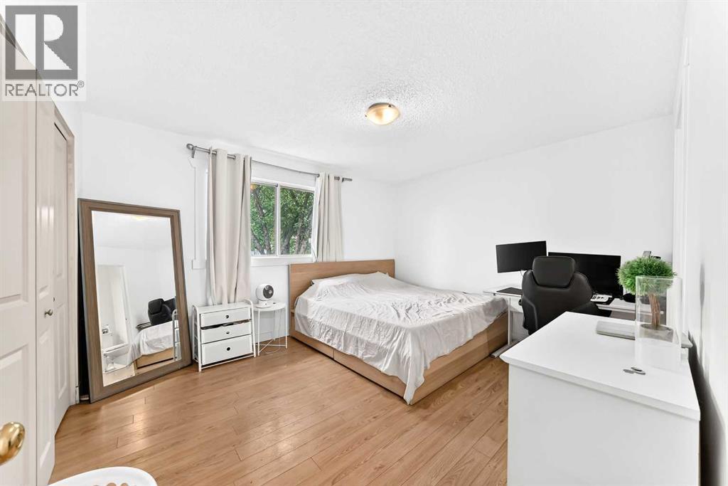 11 Bedford Drive NE - 12