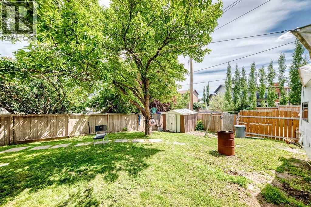 11 Bedford Drive NE - 29
