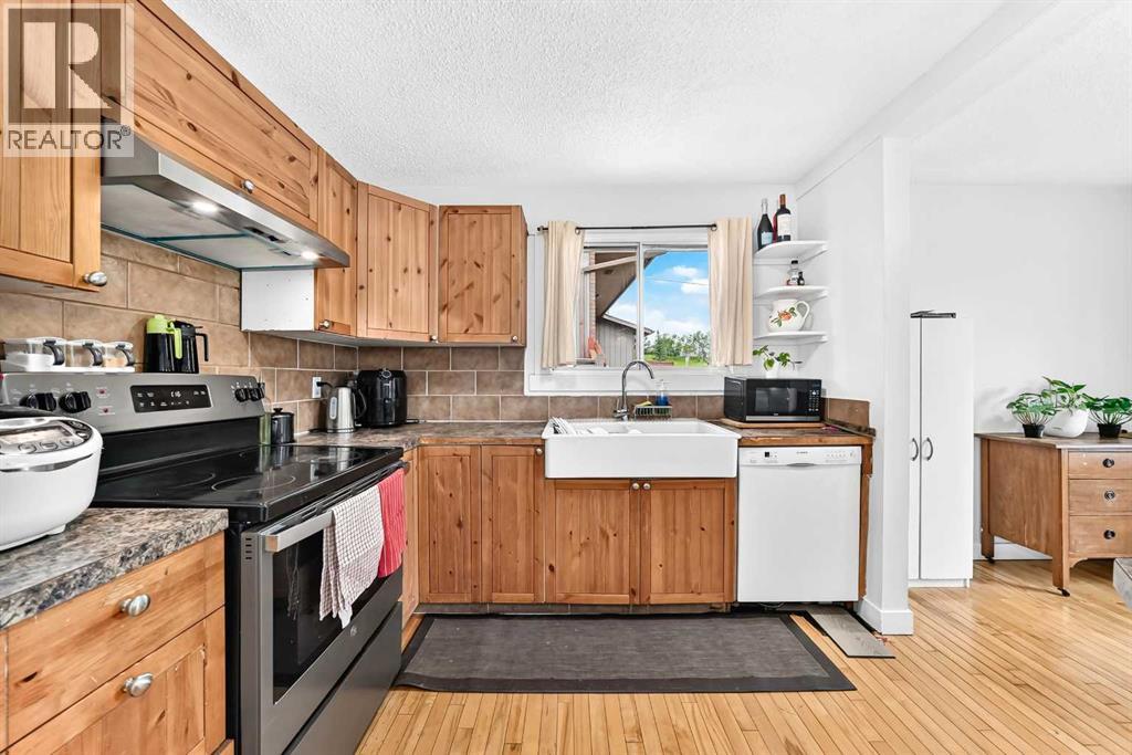 11 Bedford Drive NE - 9
