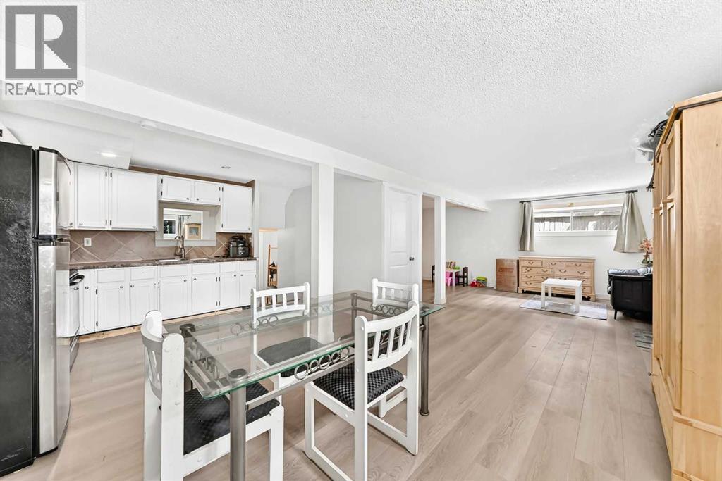 11 Bedford Drive NE - 27