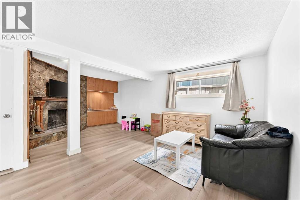 11 Bedford Drive NE - 21