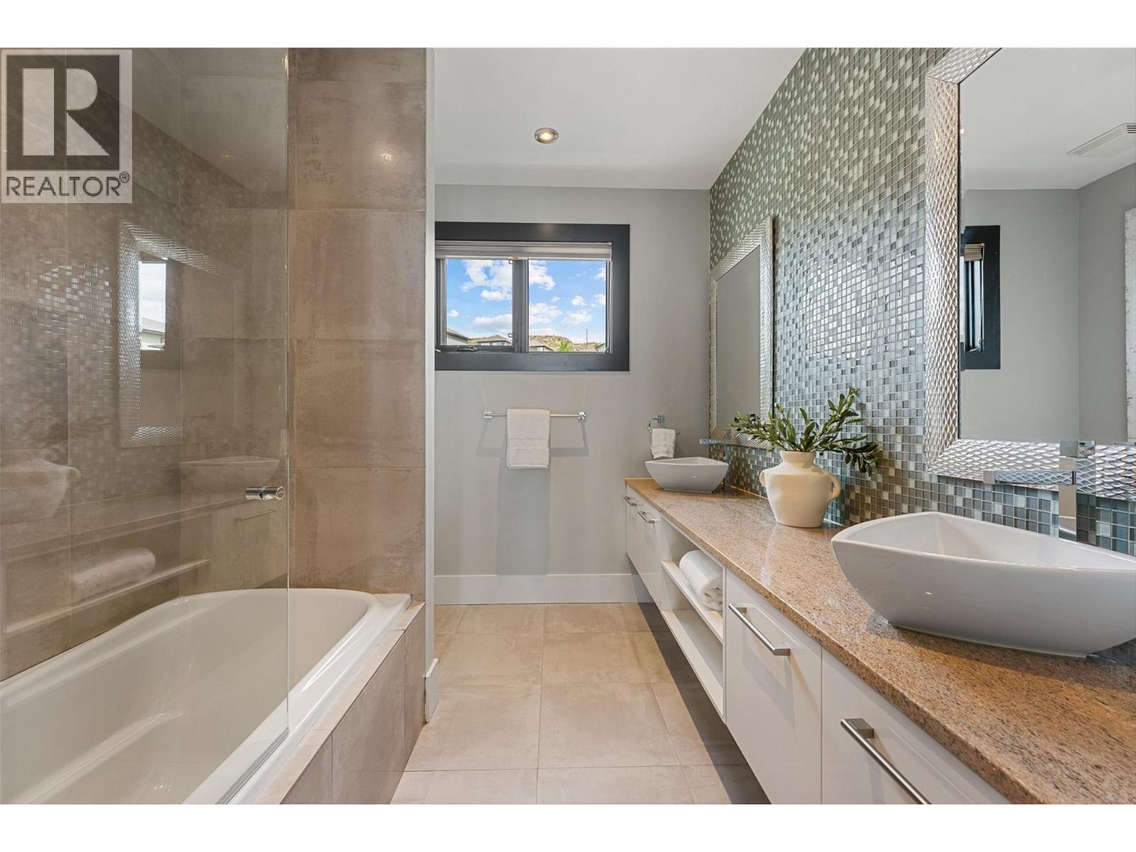846 Clarance Avenue, Kelowna