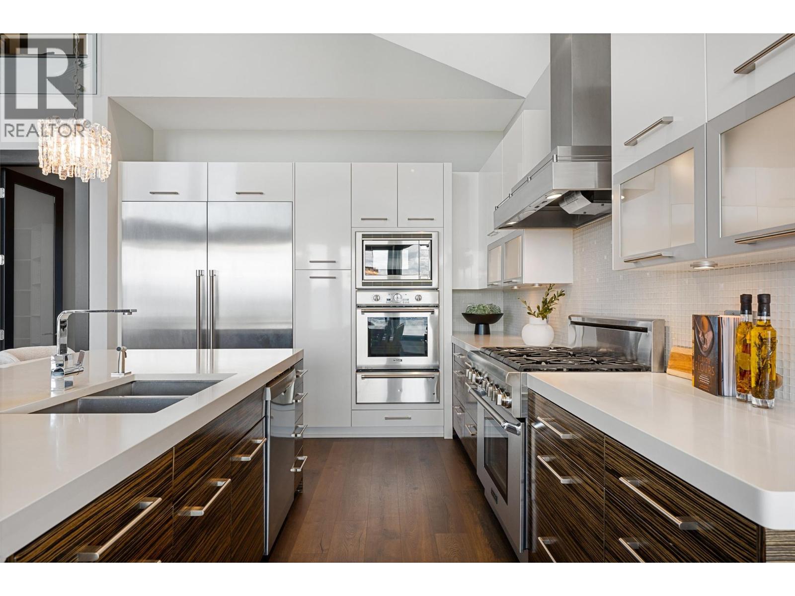 846 Clarance Avenue, Kelowna