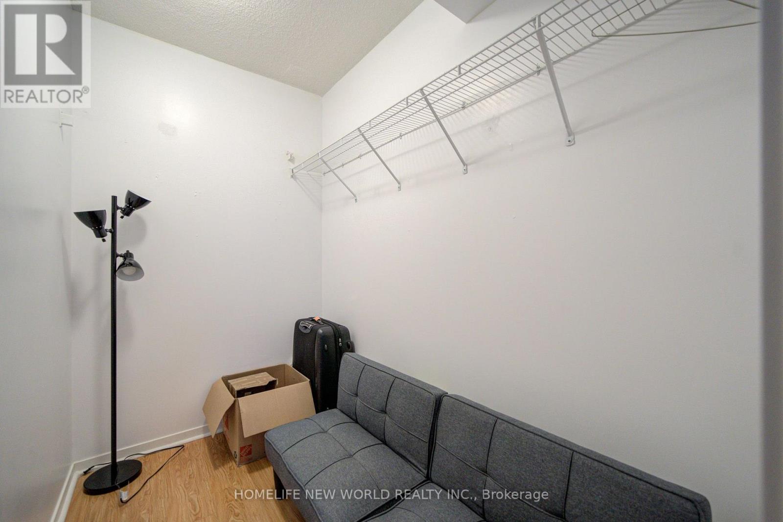 #4905 65 BREMNER BOULEVARD - 11
