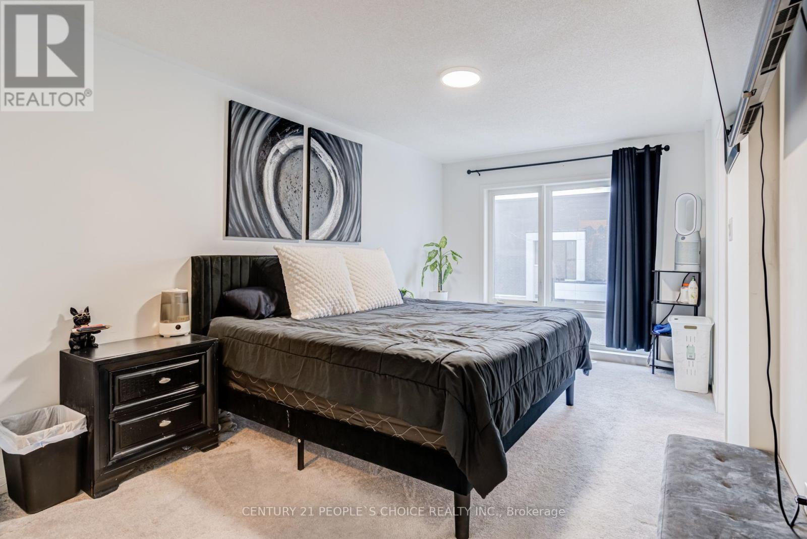 725 HEATHROW PATH - 20