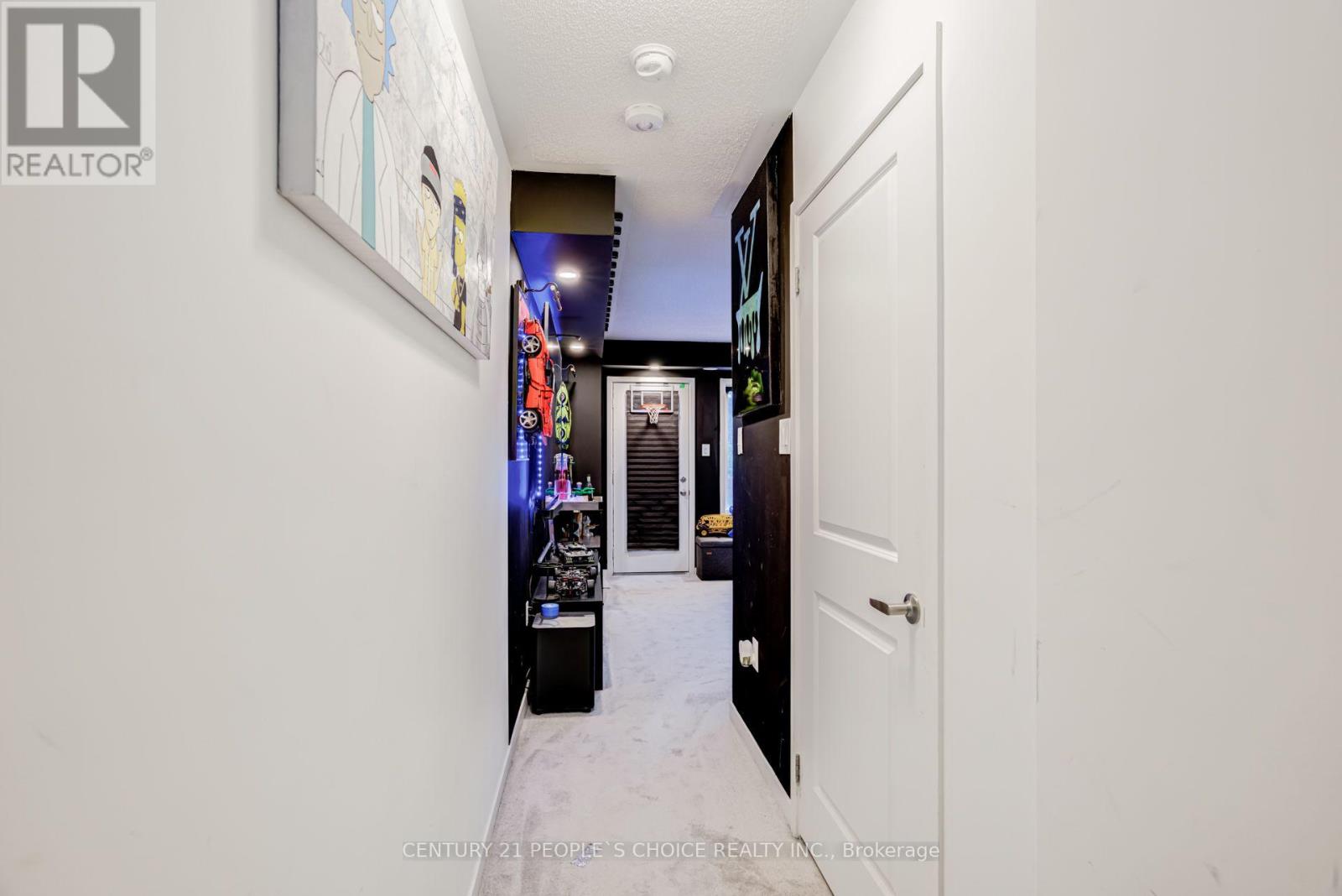 725 HEATHROW PATH - 35
