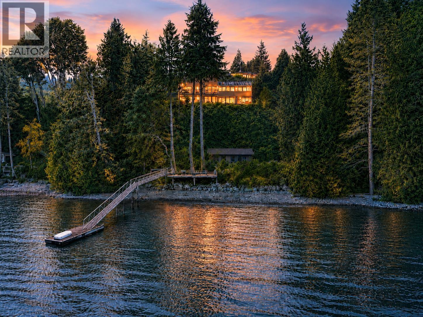 6448 N GALE AVENUE, Sechelt