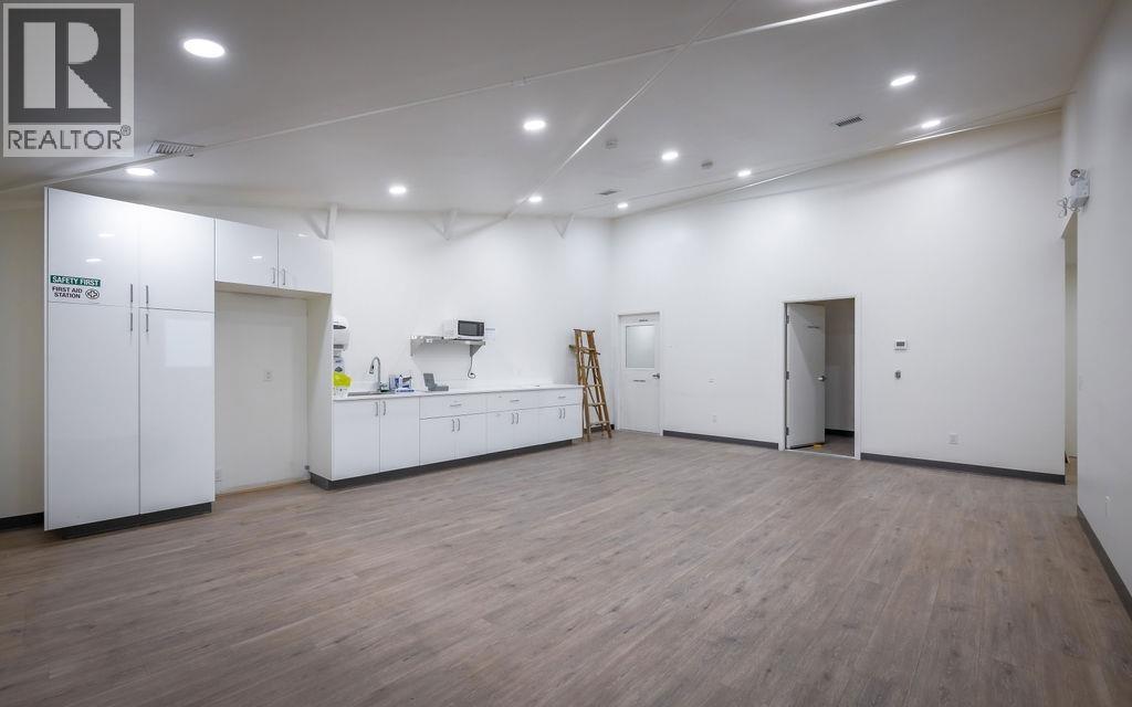 6,7,8 7341 INDUSTRIAL WAY, Pemberton