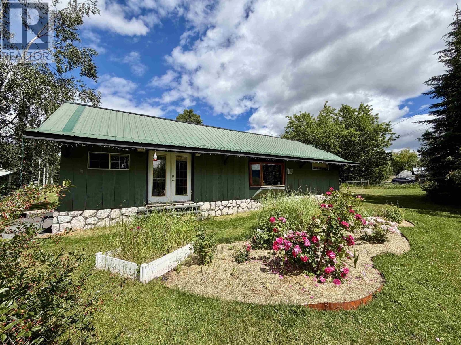 561 6TH AVENUE, Fort Fraser