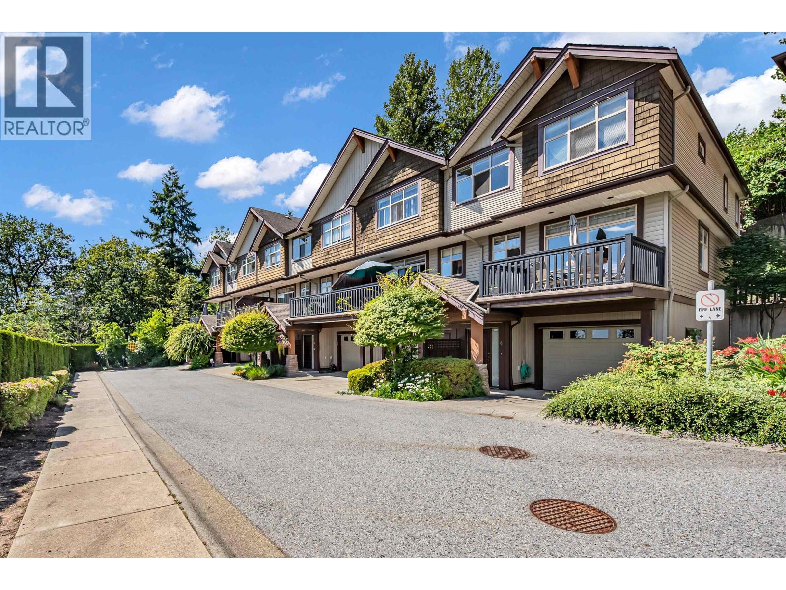 6 320 DECAIRE STREET, Coquitlam — photo 2