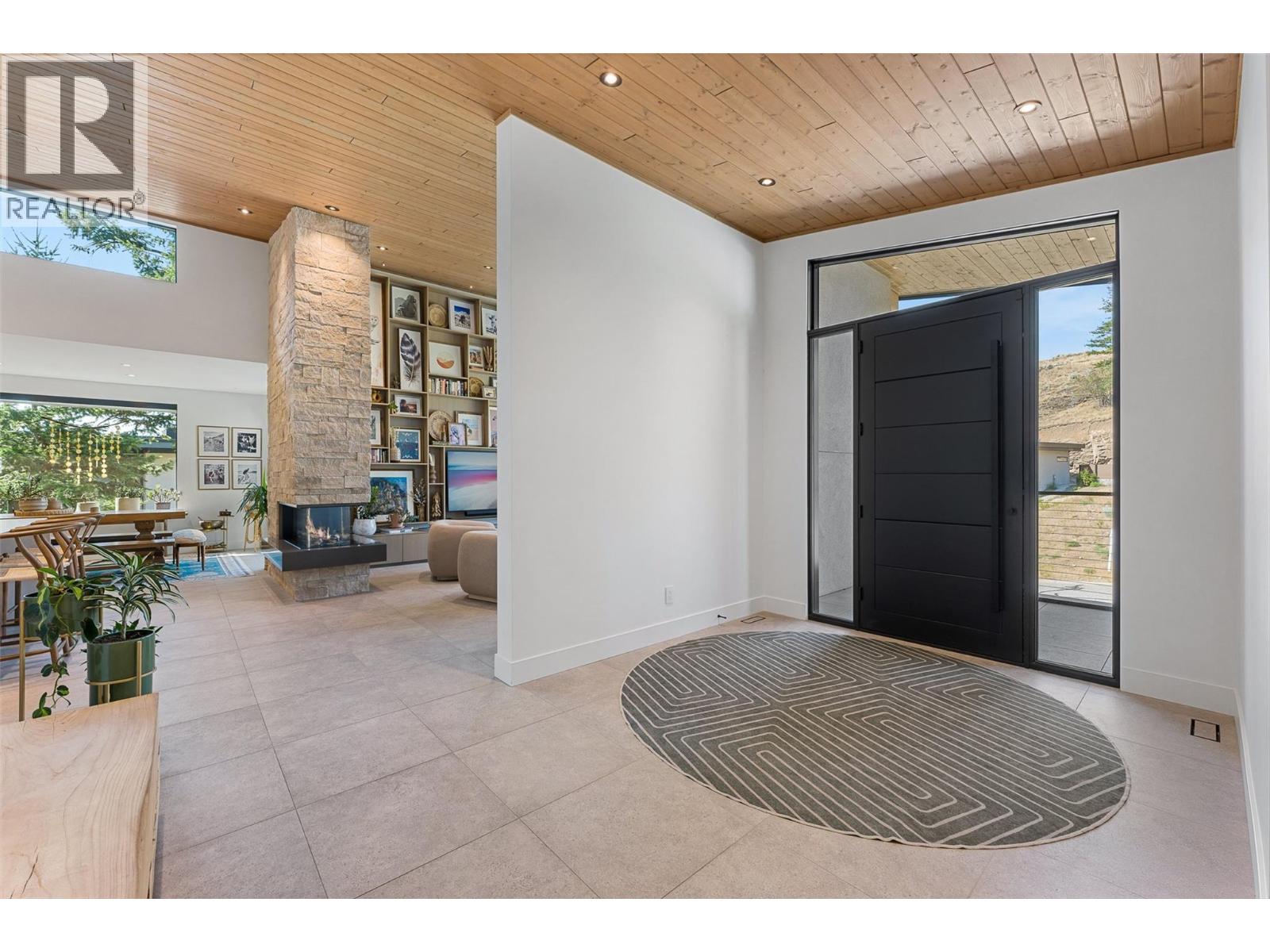 721 Pinehaven Court, Kelowna