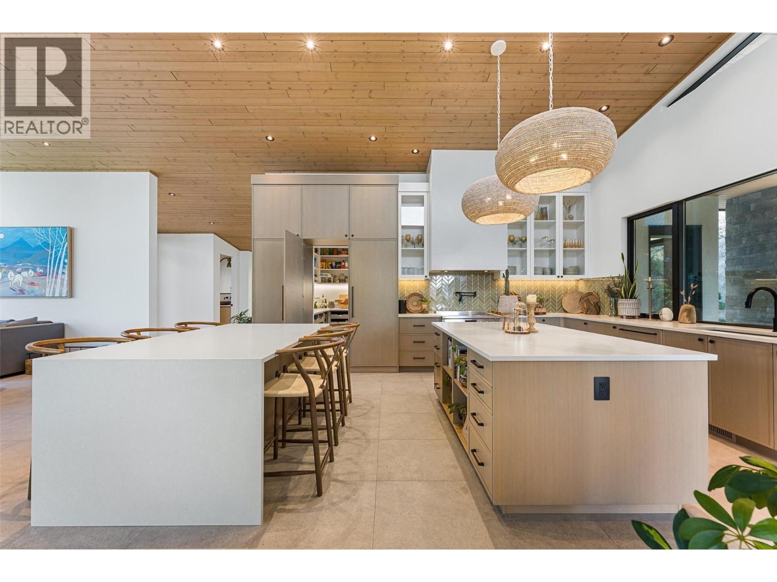 721 Pinehaven Court, Kelowna