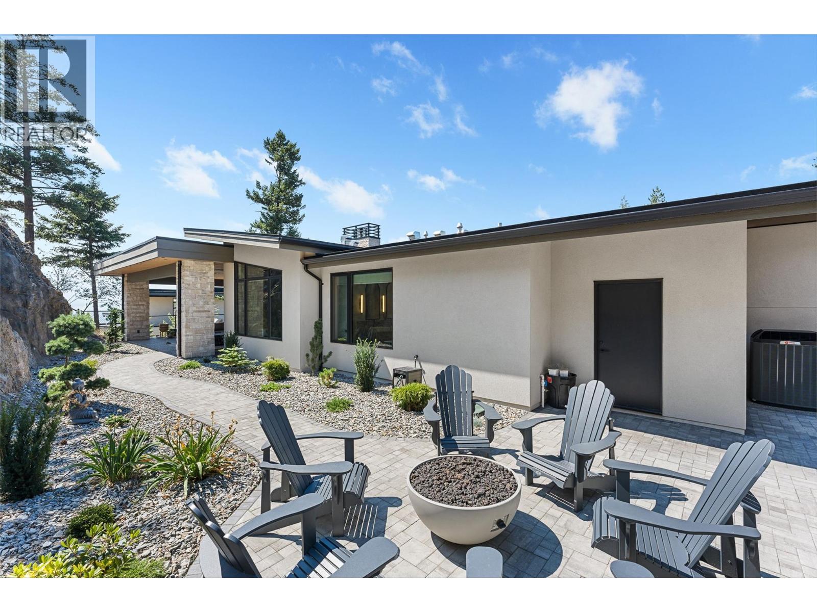 721 Pinehaven Court, Kelowna
