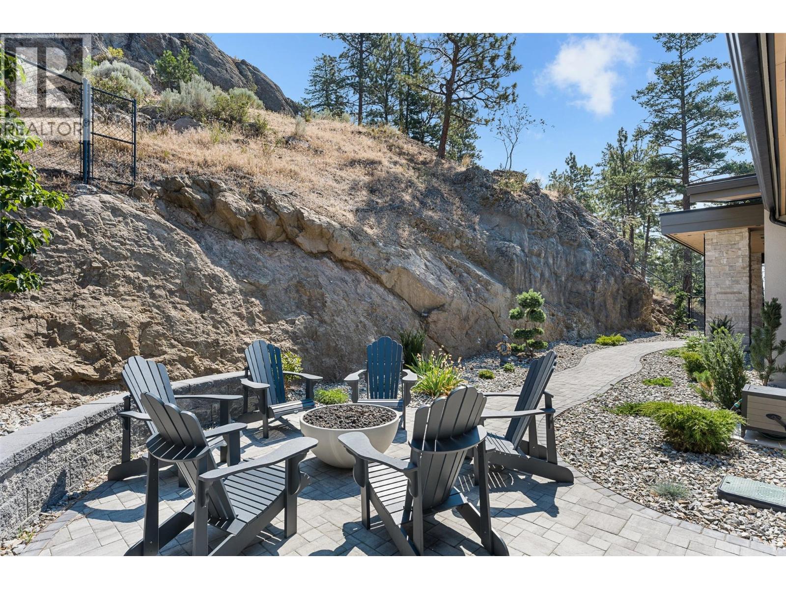 721 Pinehaven Court, Kelowna