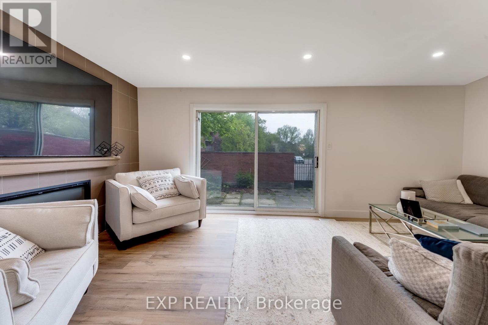 #26 770 FANSHAWE PARK ROAD - 16