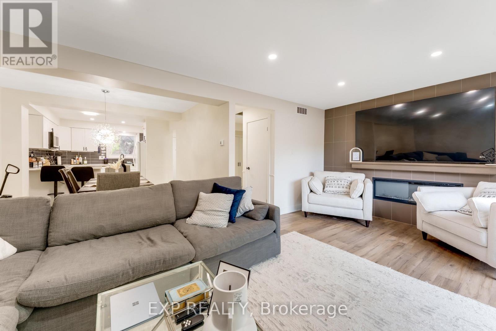 #26 770 FANSHAWE PARK ROAD - 18