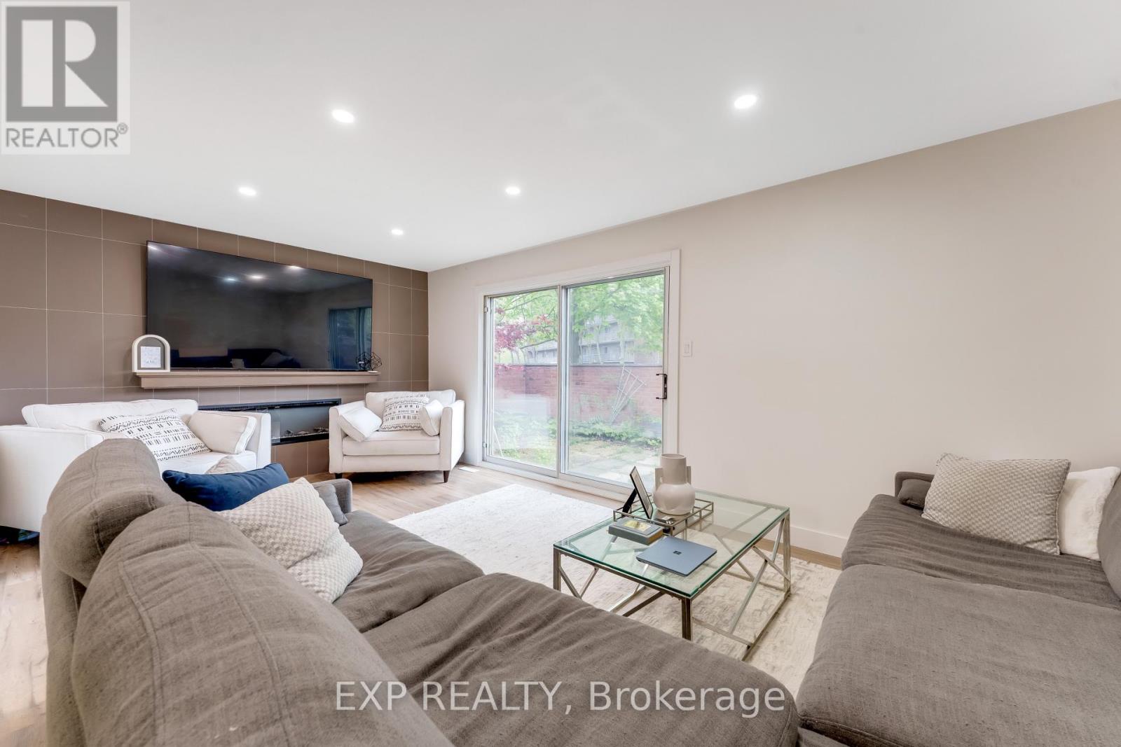 #26 770 FANSHAWE PARK ROAD - 19