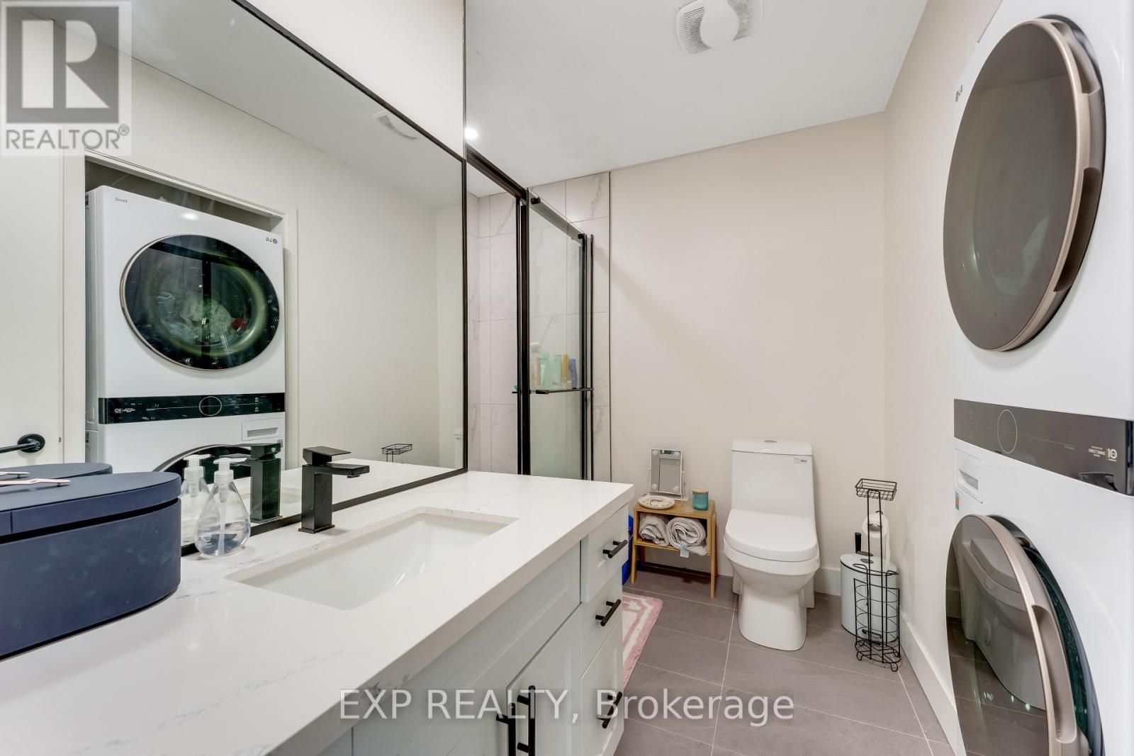 #26 770 FANSHAWE PARK ROAD - 32