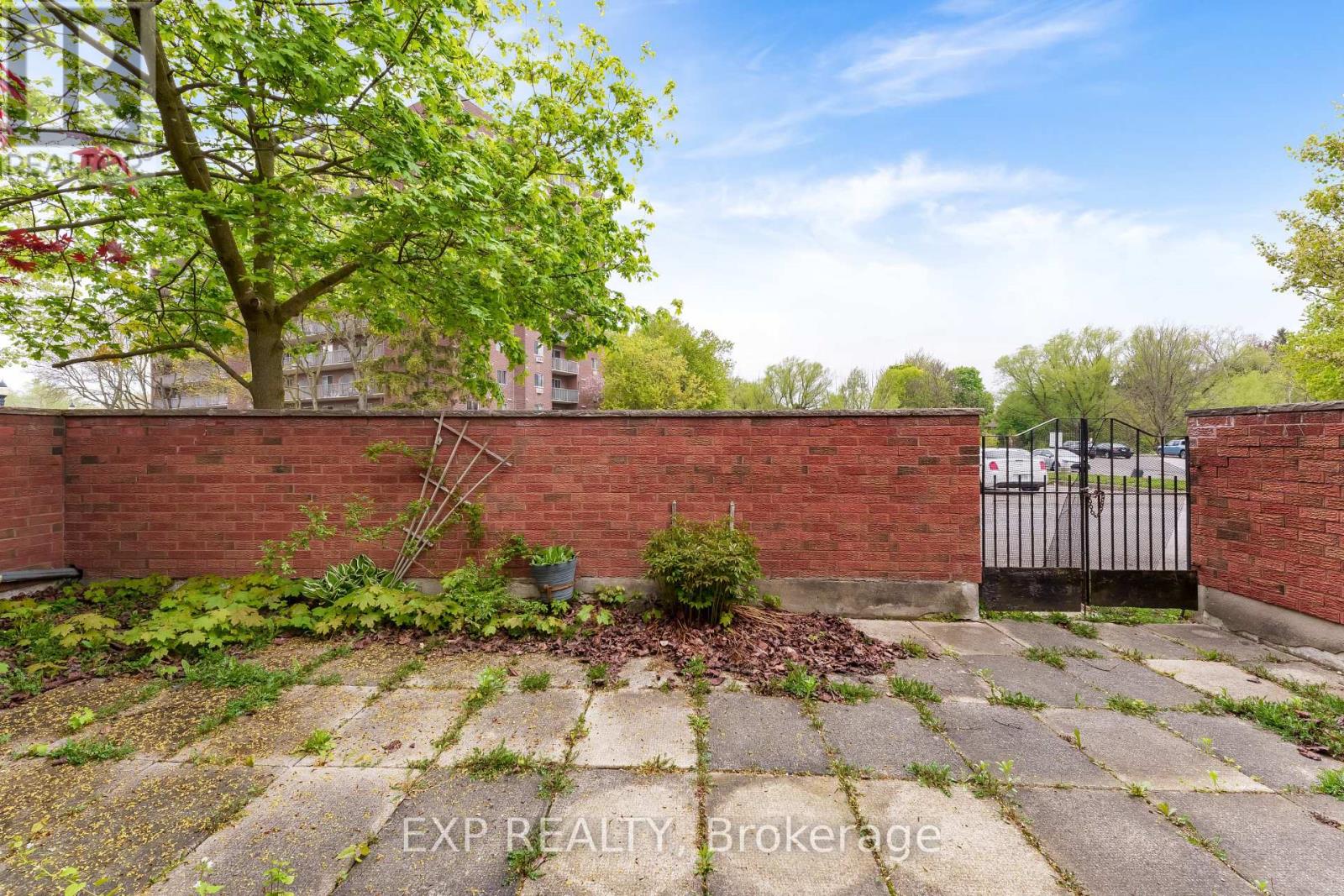 #26 770 FANSHAWE PARK ROAD - 46