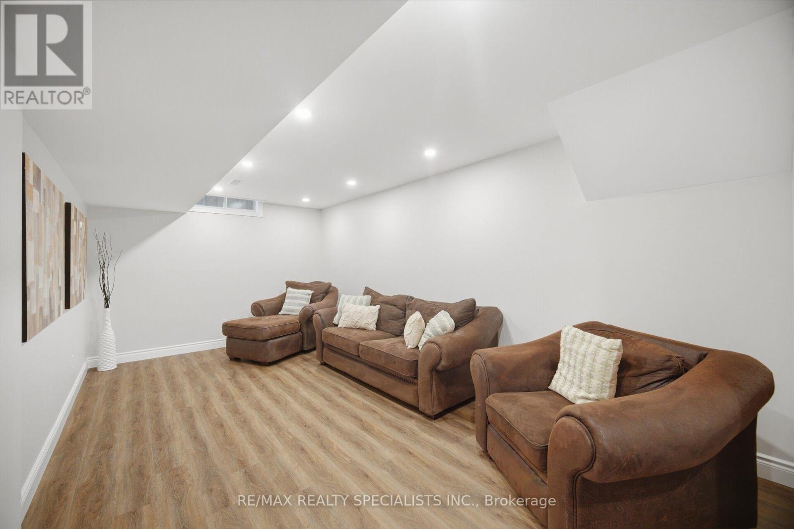 408 FLANNERY DRIVE - Image 32