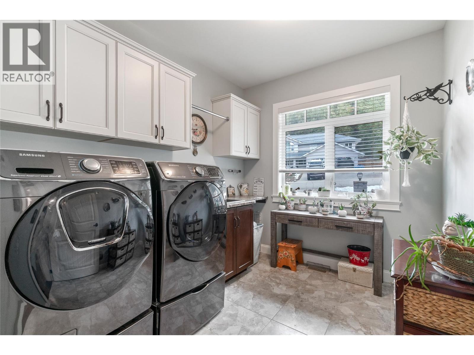 2762 Glenview Road - 54