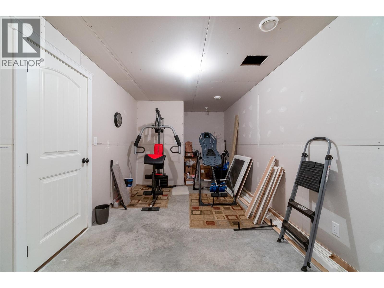 2762 Glenview Road - 85