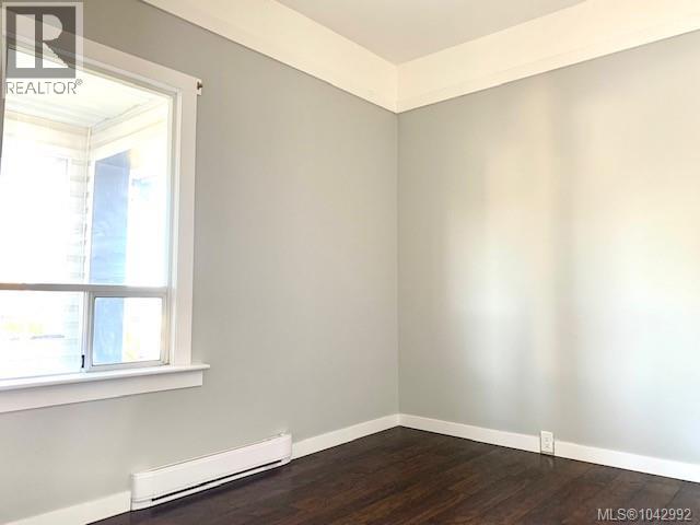 706 Haliburton St - 6