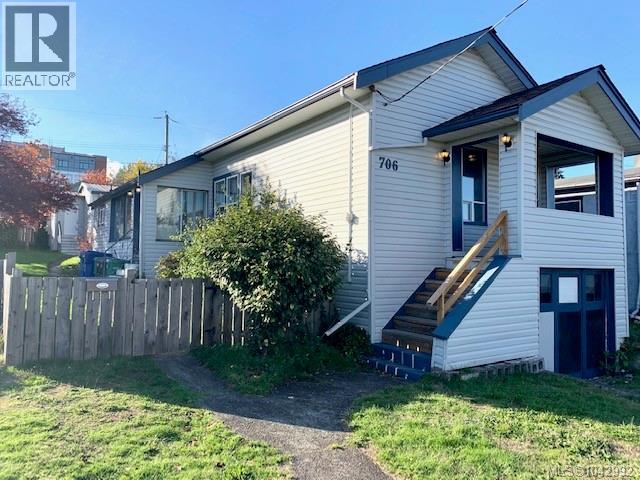 706 Haliburton St - 18